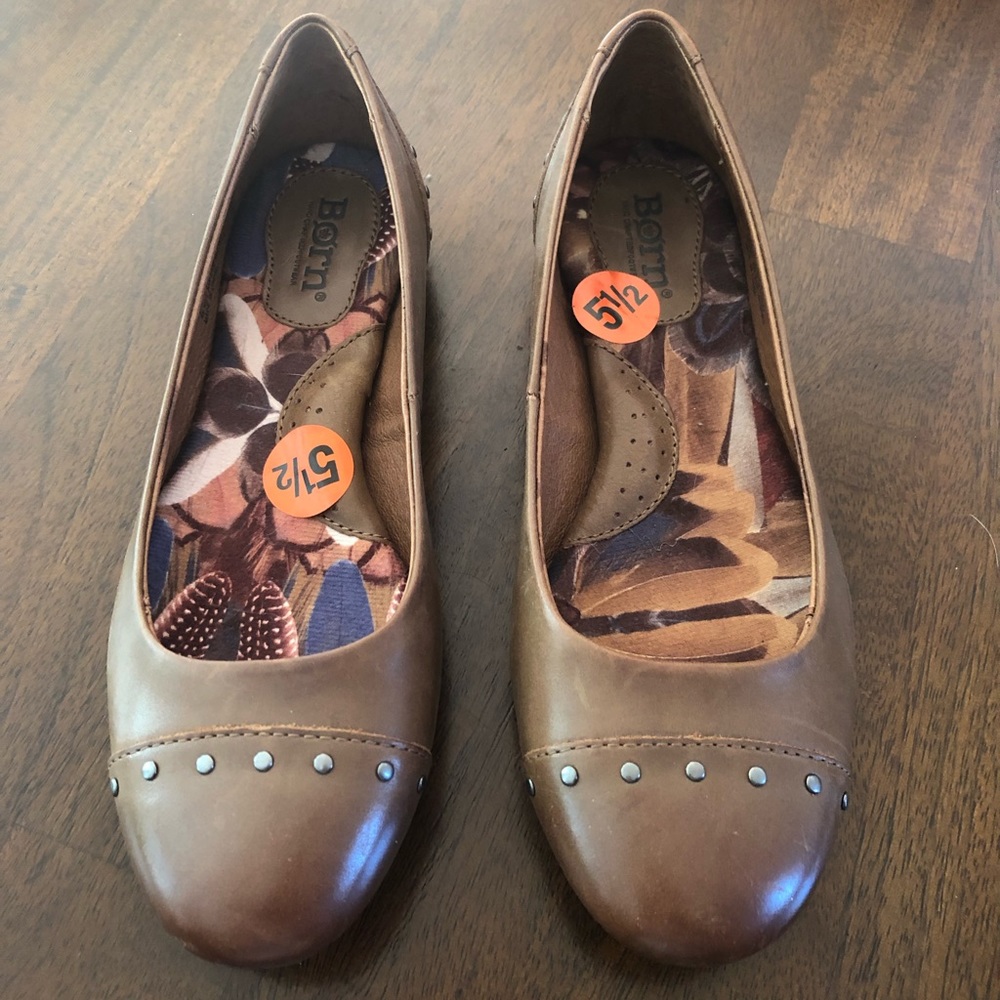 Brown Born flats